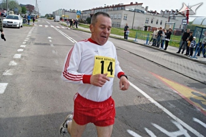 XVI Międzynarodowy Półmaraton Kurpiowski w Ostrołęce - PRZEDBIEGI (09.05.2010) - zdjęcie #15 - eOstroleka.pl